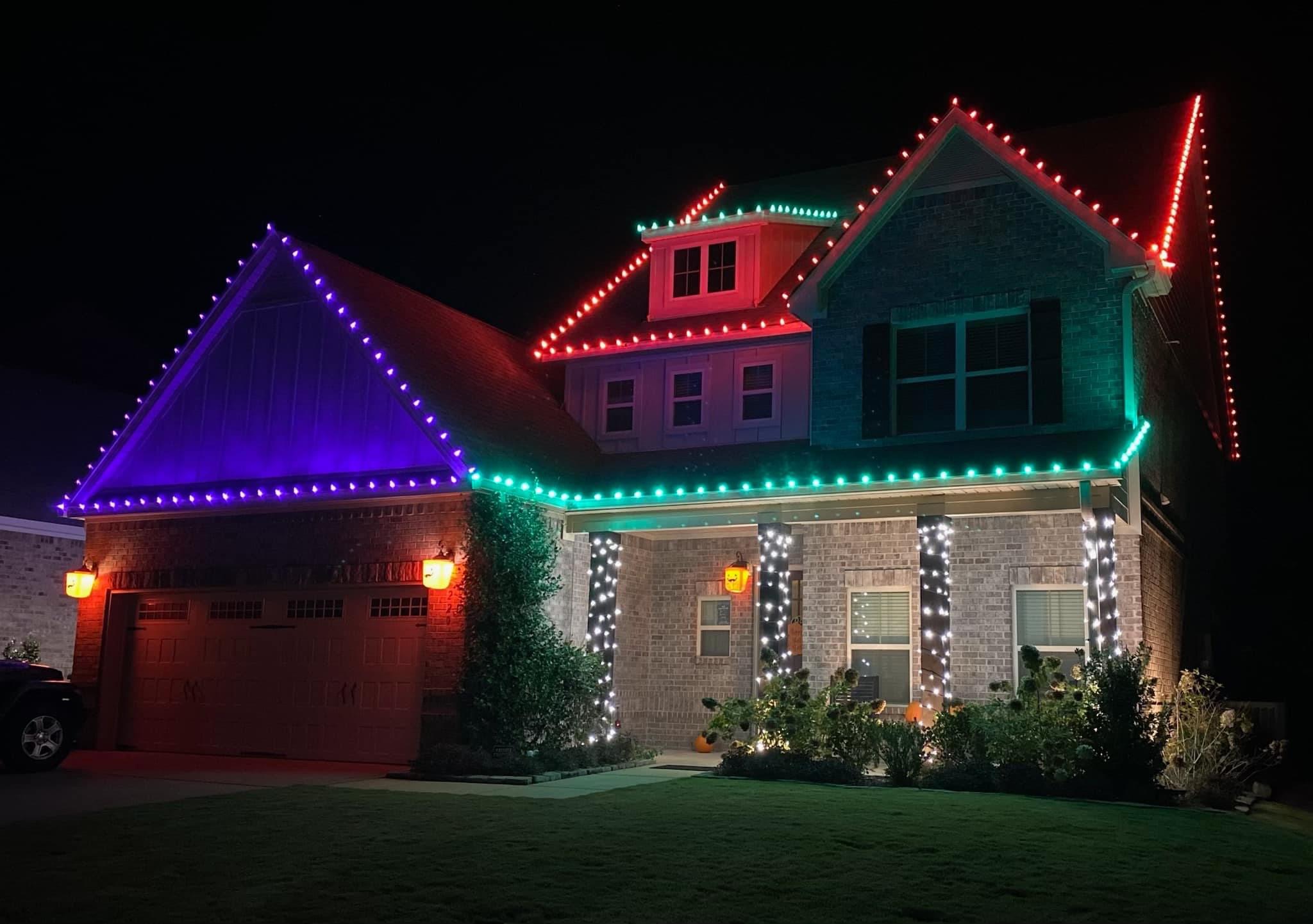 Portfolio Image: A sprawling home with intricate roofline lighting